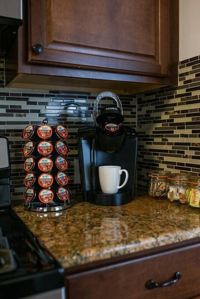 Airy 3br/2ba Duplex Austin Home Mins To Ut Austin