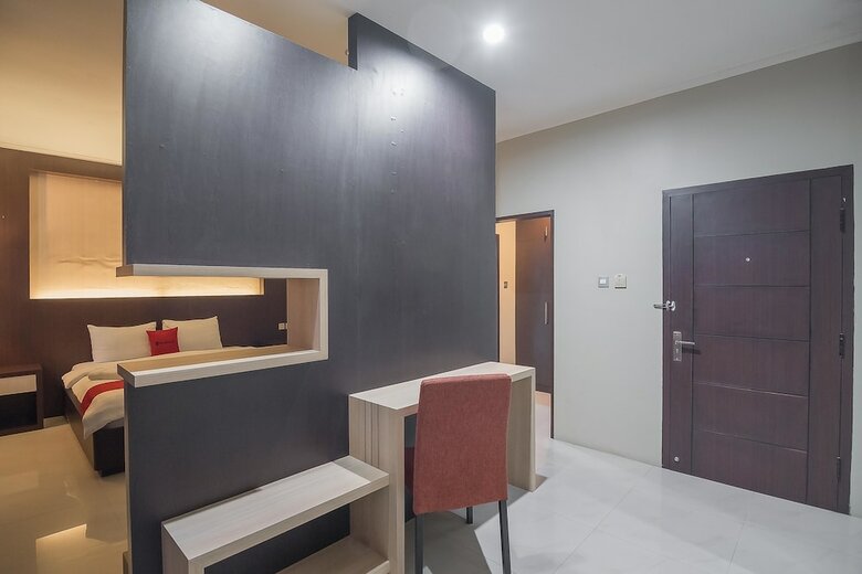 Hotel Reddoorz Plus @ Tanjung Pandan Belitung 2