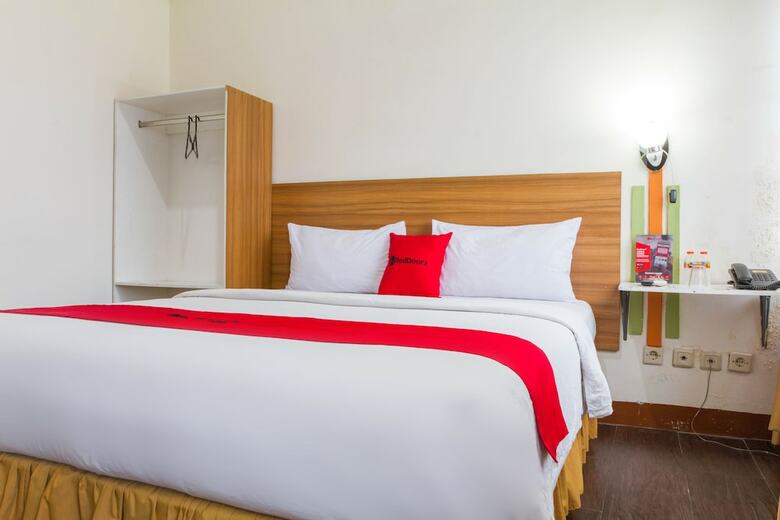 Hotel Reddoorz Plus @ Surapati 2