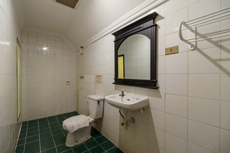 Hotel Reddoorz Plus Near Ancol