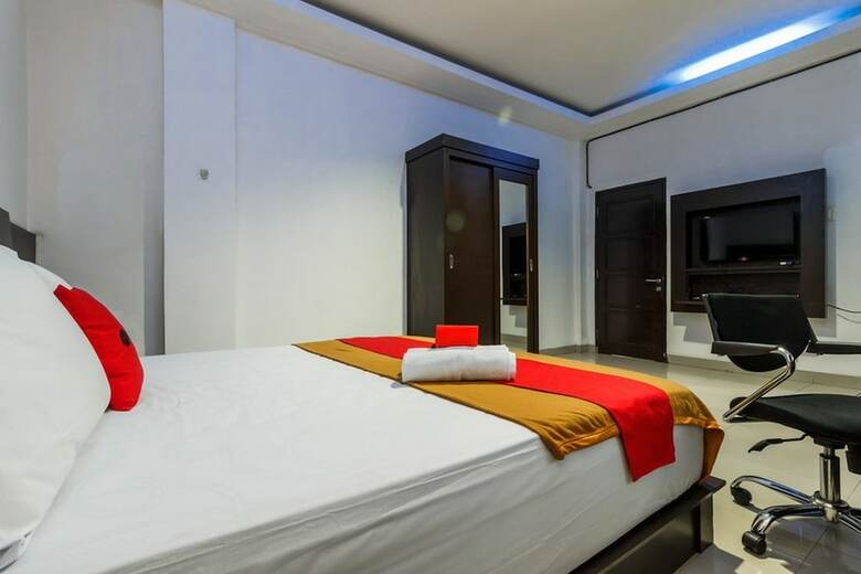 Hotel Reddoorz Premium @ Ampera Raya 2