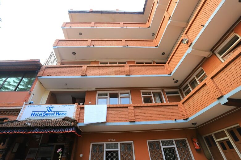 Oyo 326 Sweet Home Hotel