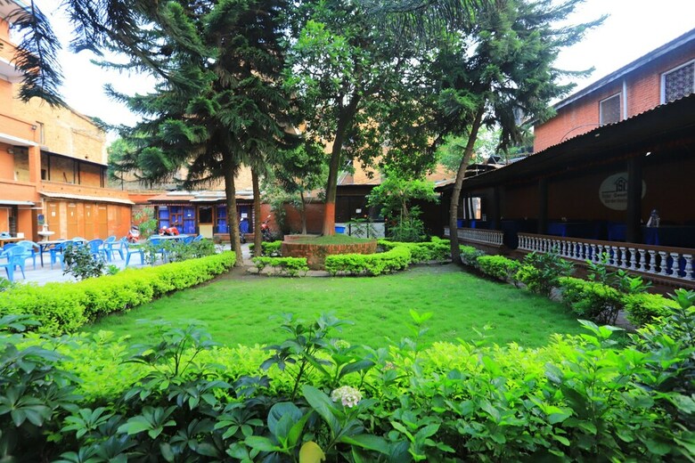 Oyo 326 Sweet Home Hotel