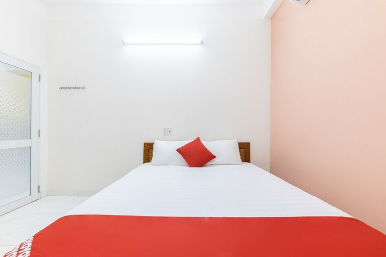 Hotel Oyo 223 May House
