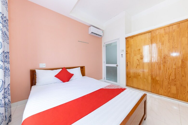 Hotel Oyo 223 May House