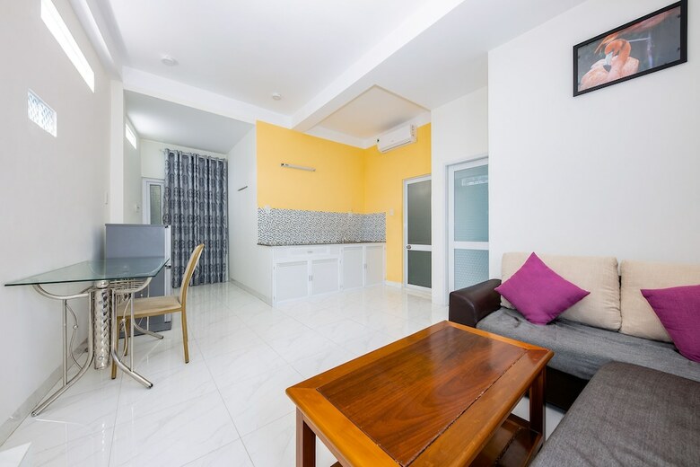 Hotel Oyo 223 May House