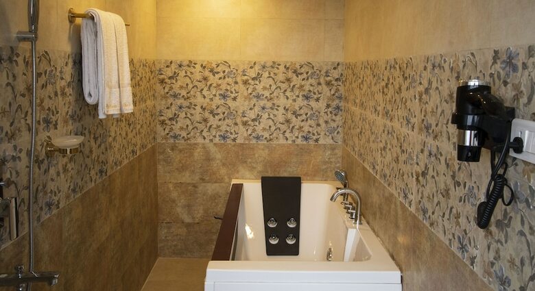 Hotel Rudra View & Spa