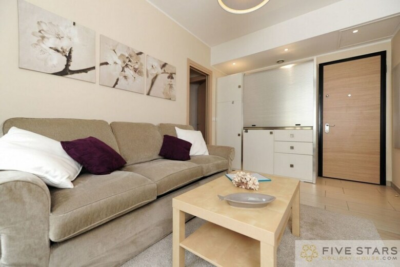Apartamento Flower Nest Five Stars Holiday House