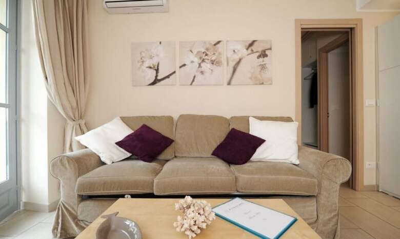 Apartamento Flower Nest Five Stars Holiday House