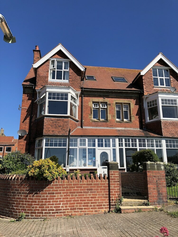 Bed & Breakfast Raven House