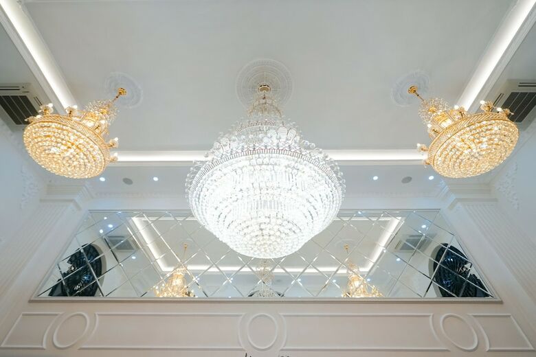 Vincent Halong Hotel
