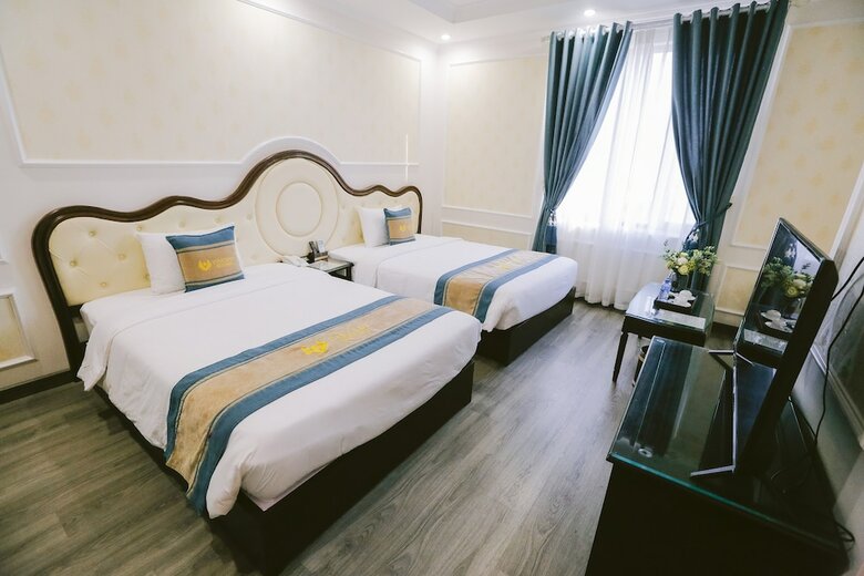 Vincent Halong Hotel