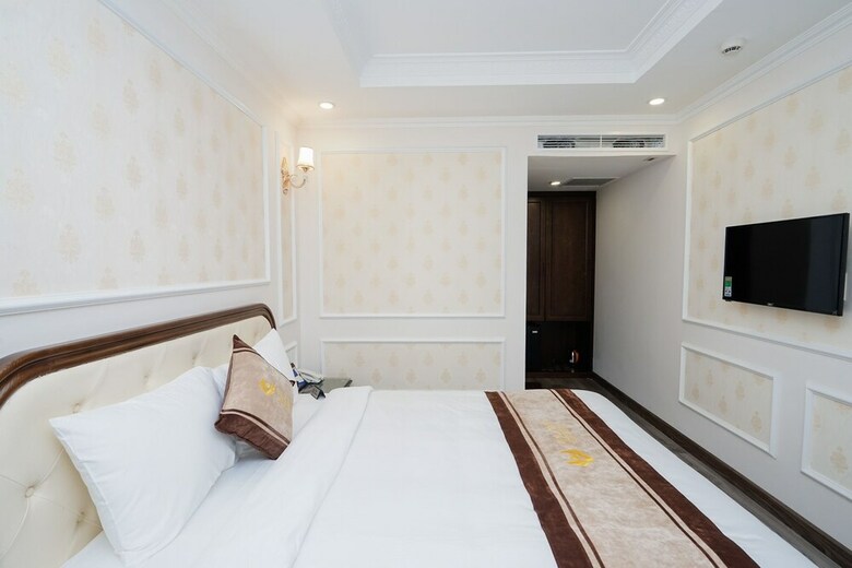 Vincent Halong Hotel