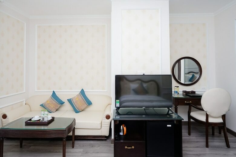 Vincent Halong Hotel