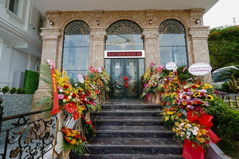 Vincent Halong Hotel