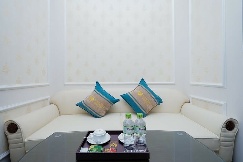 Vincent Halong Hotel