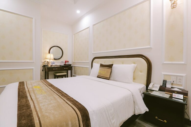 Vincent Halong Hotel