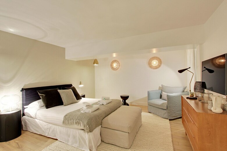 Pick A Flat's Chatelet Jour Apartments
