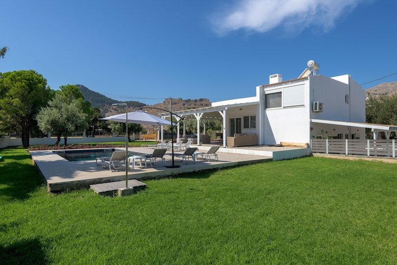 Casa Bianca Villa With Private Pool