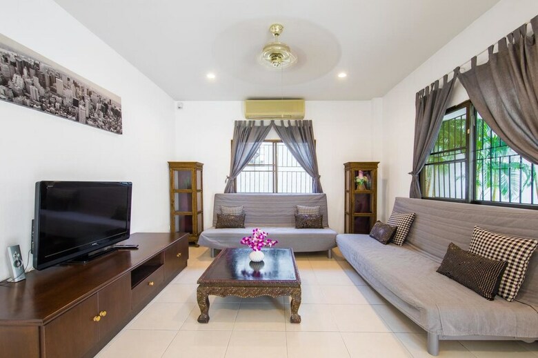 Royal Park Villa