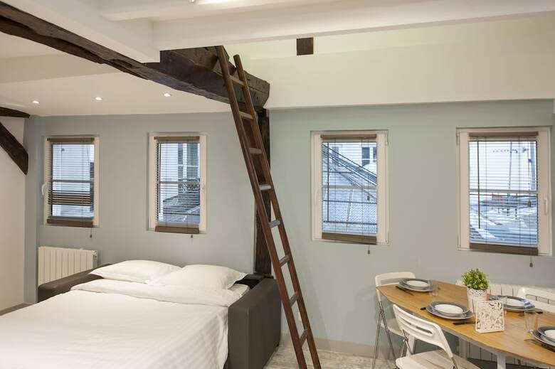 Pick A Flat's Marais Meslay Apartment