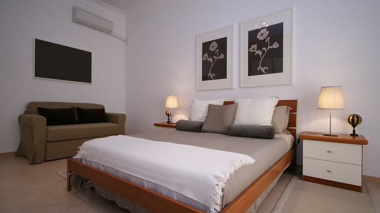 Rental In Rome Red & White Apartment