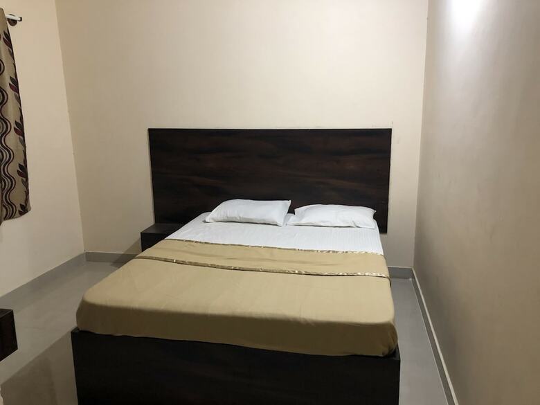 Hotel Veekay Lodge