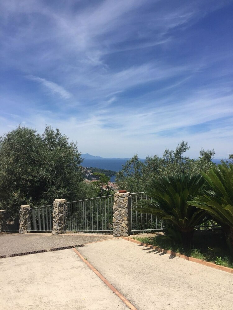 Villa Rosa Di Maggio