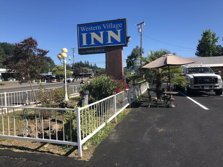 Motel Western Village Inn