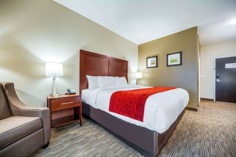 Hotel Comfort Inn & Suites