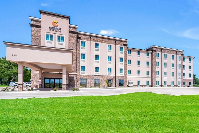 Hotel Comfort Inn & Suites