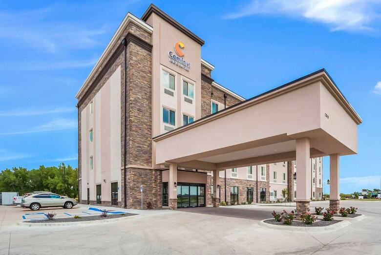 Hotel Comfort Inn & Suites