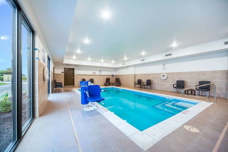 Hotel Comfort Inn & Suites