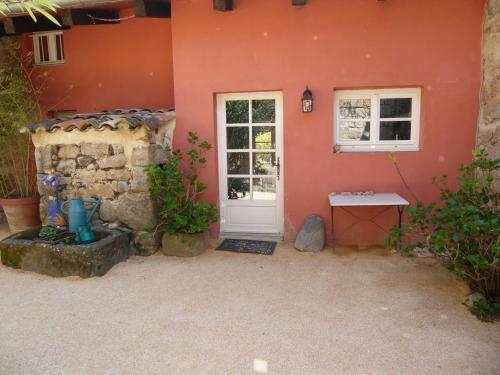 Hostal Chambres D'h�tes Et G�tes Le Mas Bleu & Spa Resort