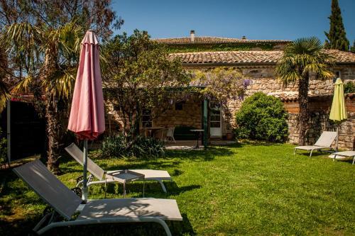 Hostal Chambres D'h�tes Et G�tes Le Mas Bleu & Spa Resort