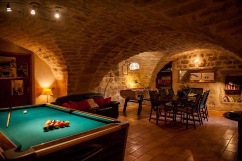 Hostal Chambres D'h�tes Et G�tes Le Mas Bleu & Spa Resort