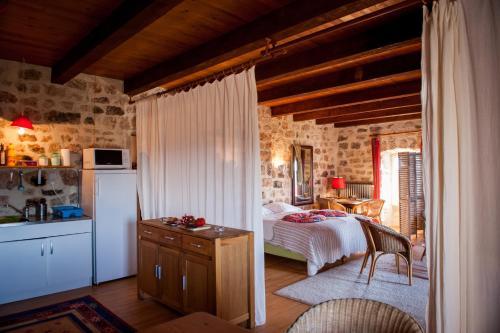 Hostal Chambres D'h�tes Et G�tes Le Mas Bleu & Spa Resort