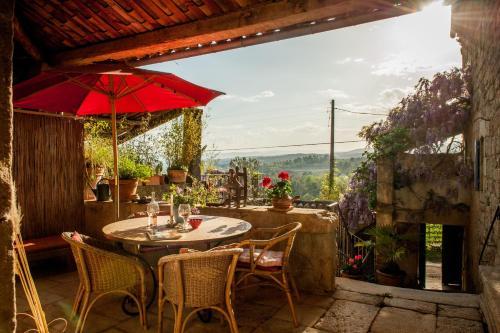 Hostal Chambres D'h�tes Et G�tes Le Mas Bleu & Spa Resort
