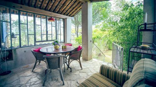 Hostal Chambres D'h�tes Et G�tes Le Mas Bleu & Spa Resort