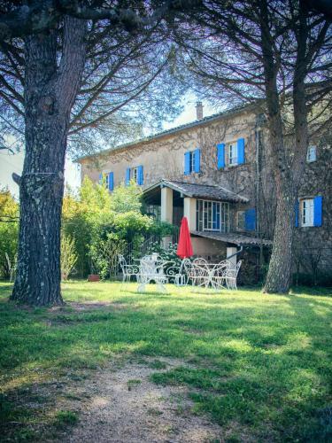 Hostal Chambres D'h�tes Et G�tes Le Mas Bleu & Spa Resort