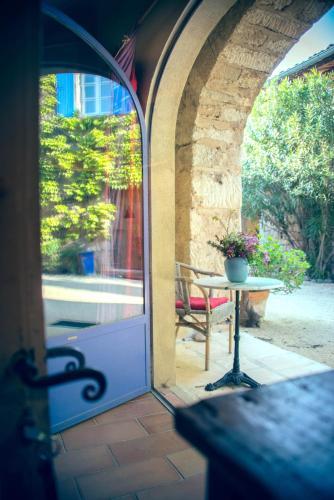 Hostal Chambres D'h�tes Et G�tes Le Mas Bleu & Spa Resort