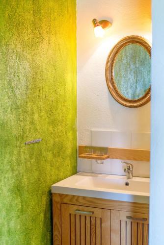 Hostal Chambres D'h�tes Et G�tes Le Mas Bleu & Spa Resort