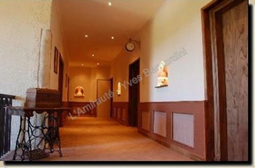 Hostal L'amiraut� Sur Ba�se