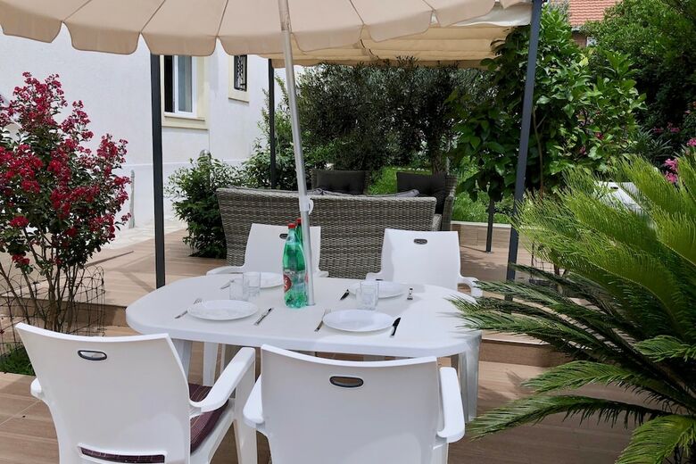 Axenia Hotel