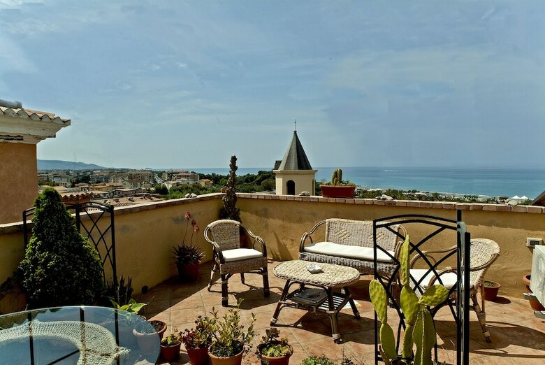 B&B Lavinium