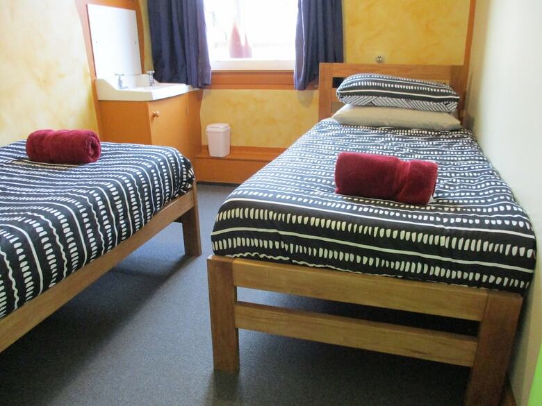 Hostal The Duke Hostel