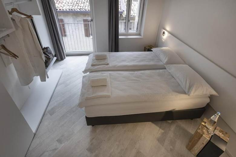 Picalof Apartments