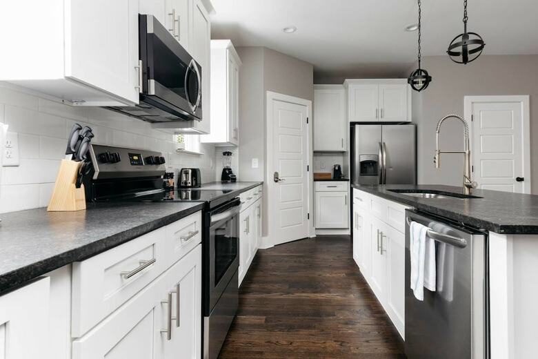 Vibrant 3br/4ba Min To Dt