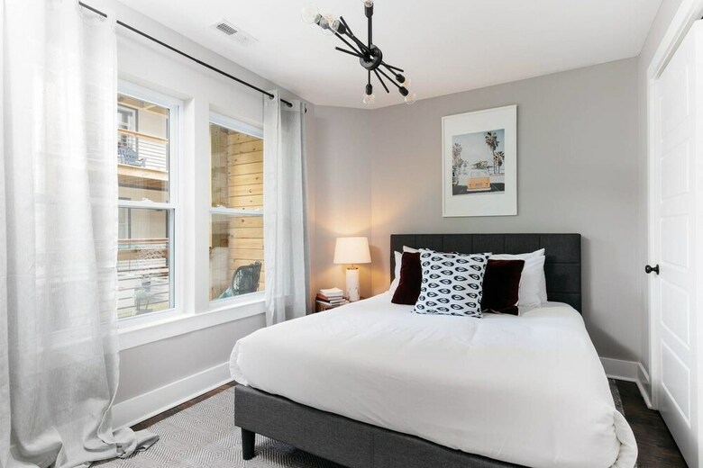Vibrant 3br/4ba Min To Dt
