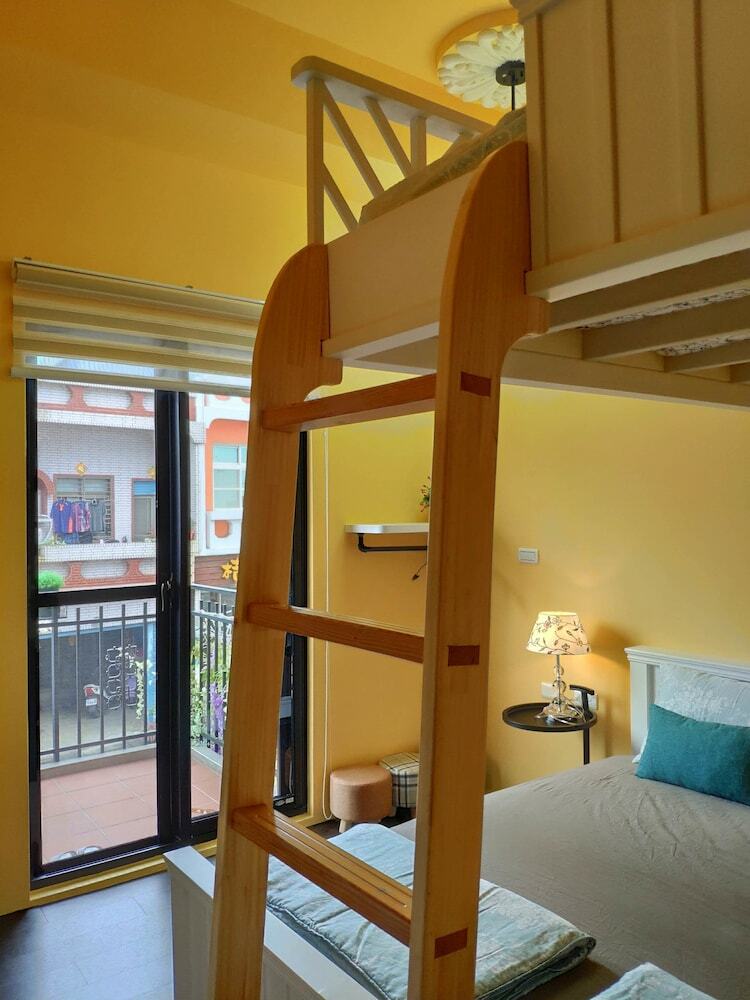 Hotel Teacher Cai Homestay